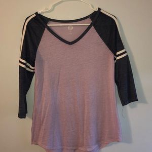 three quarter sleeve shirt